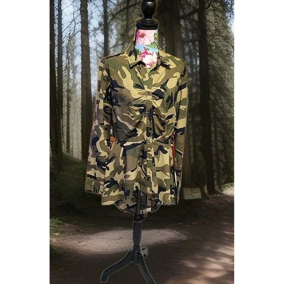 18 CENTIMETERS Women's camo long sleeve Tails button down shirt size Large - Picture 8 of 9